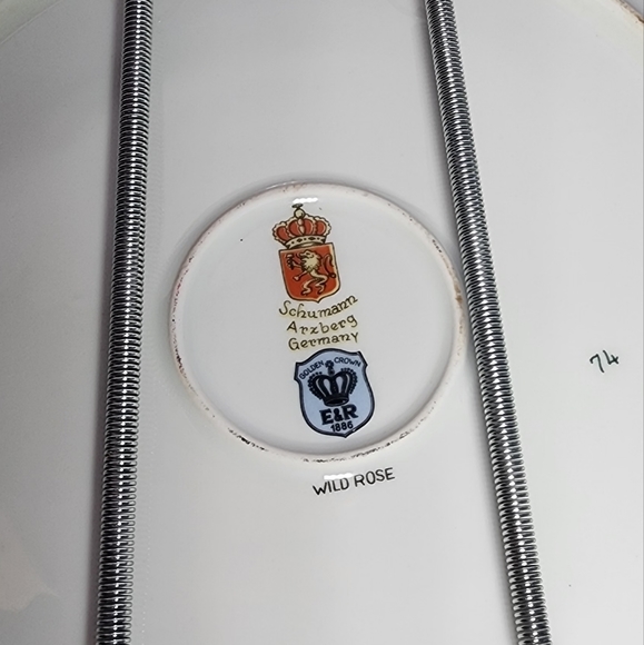 Schumann Arzberg Bavarian Gold Rim "Wild Rose" Decor Plate Collectible - Picture 4 of 4